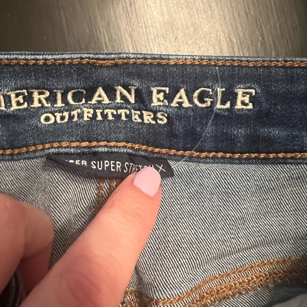 NWOT American Eagle women’s Jean shorts - Picture 3 of 4